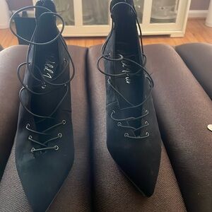 Black velvet shoes with lace. Heel height 3 1/2.